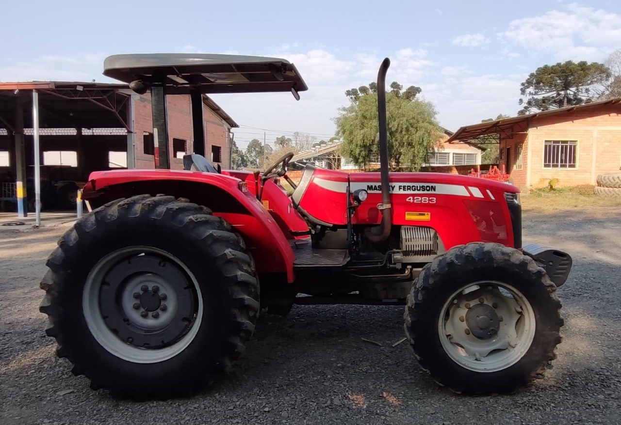 Trator Massey Ferguson MF4283