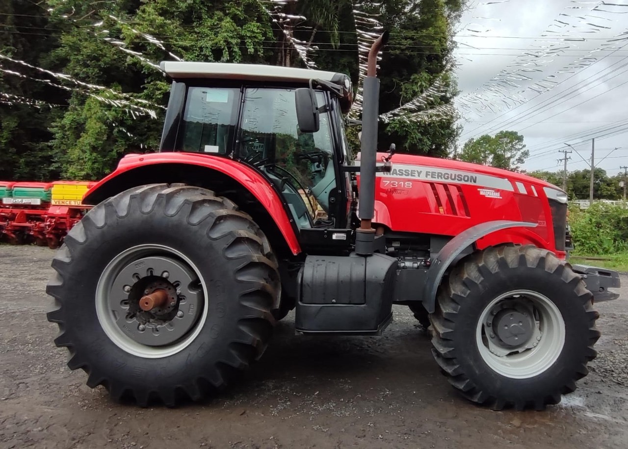 Trator Massey Ferguson MF 7318 Dyna 3