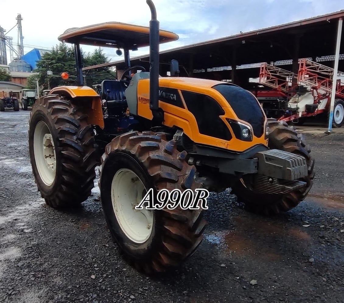 Trator Valtra A990R