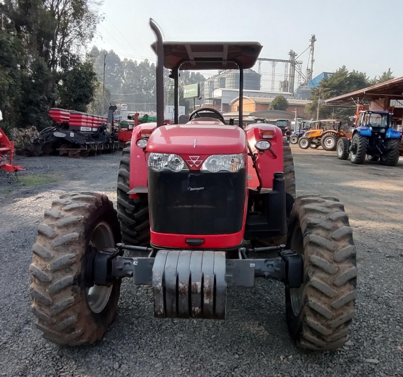 Trator Massey Ferguson MF4283