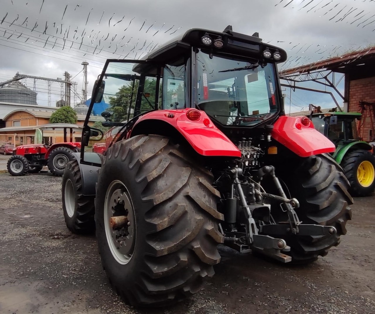 Trator Massey Ferguson MF 7318 Dyna 3