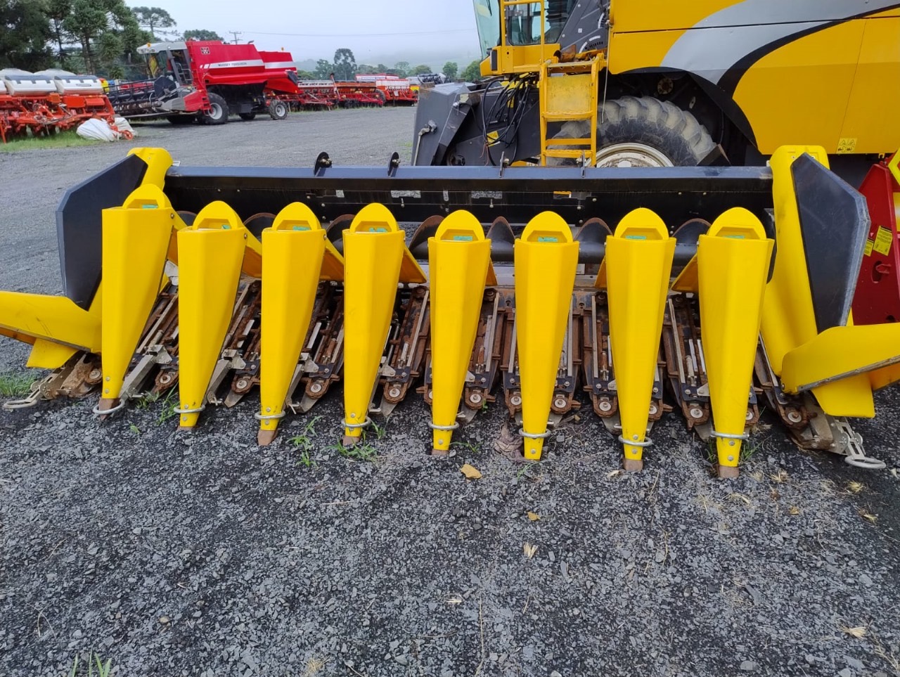 Plataforma de milho New Holland MetalC.