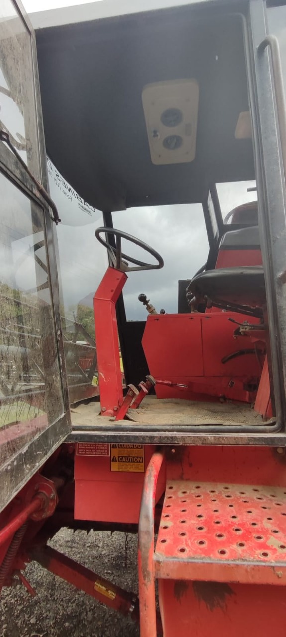 Colheitadeira Massey Ferguson MF3640