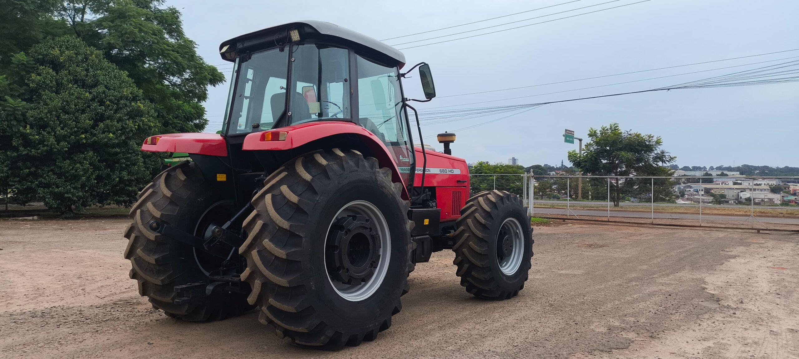 Trator Massey 680 HD Advanced