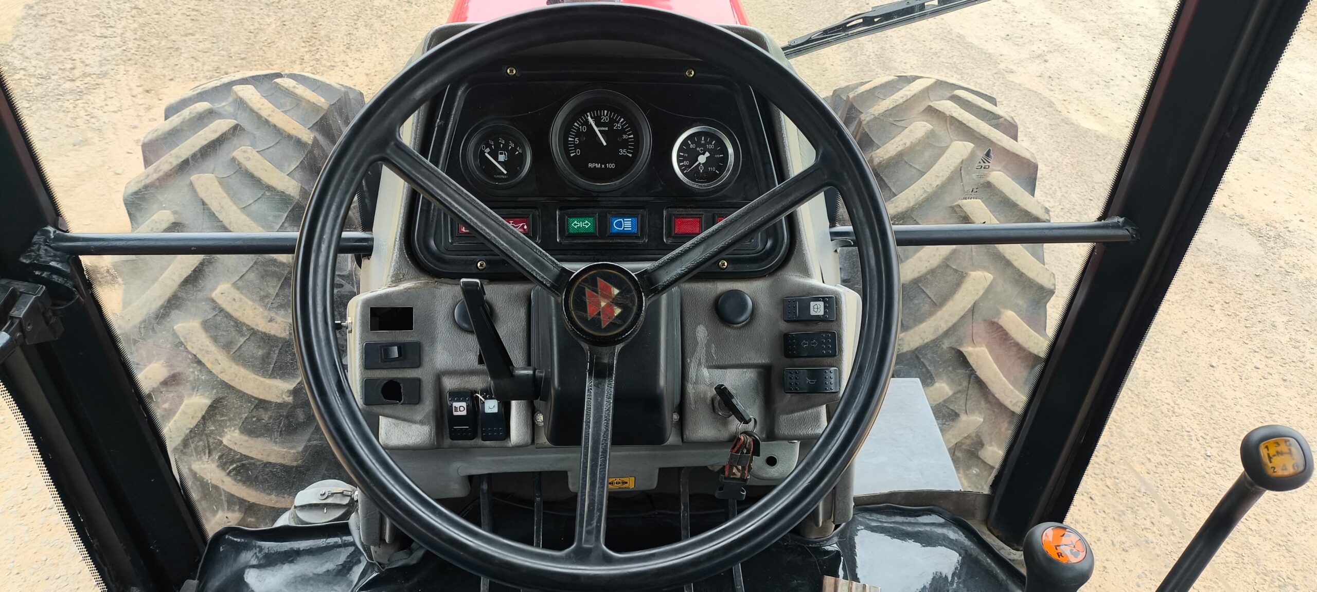 Trator Massey 680 HD Advanced