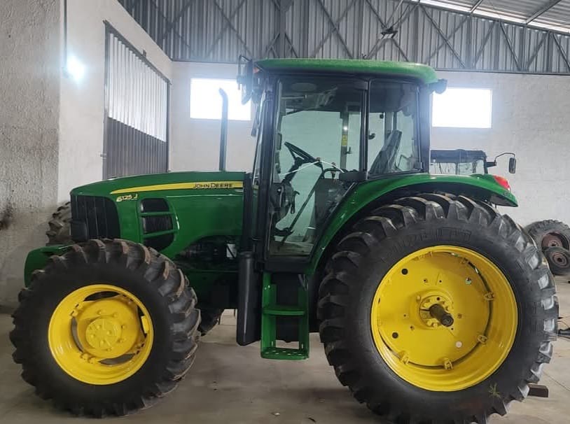 JOHN DEERE 6125J