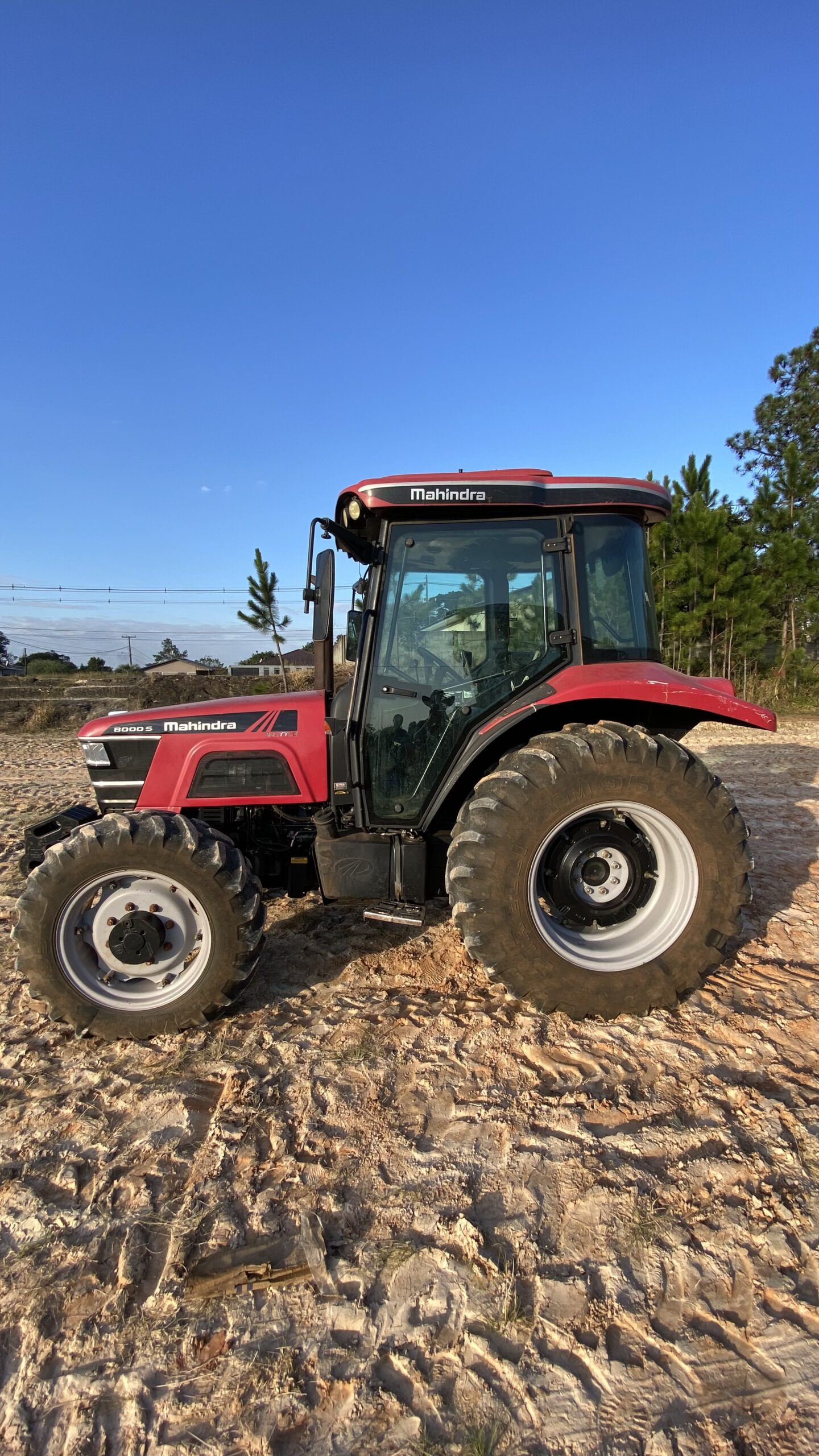 Mahindra 8000 S, Com REVERSOR, ano 2020
