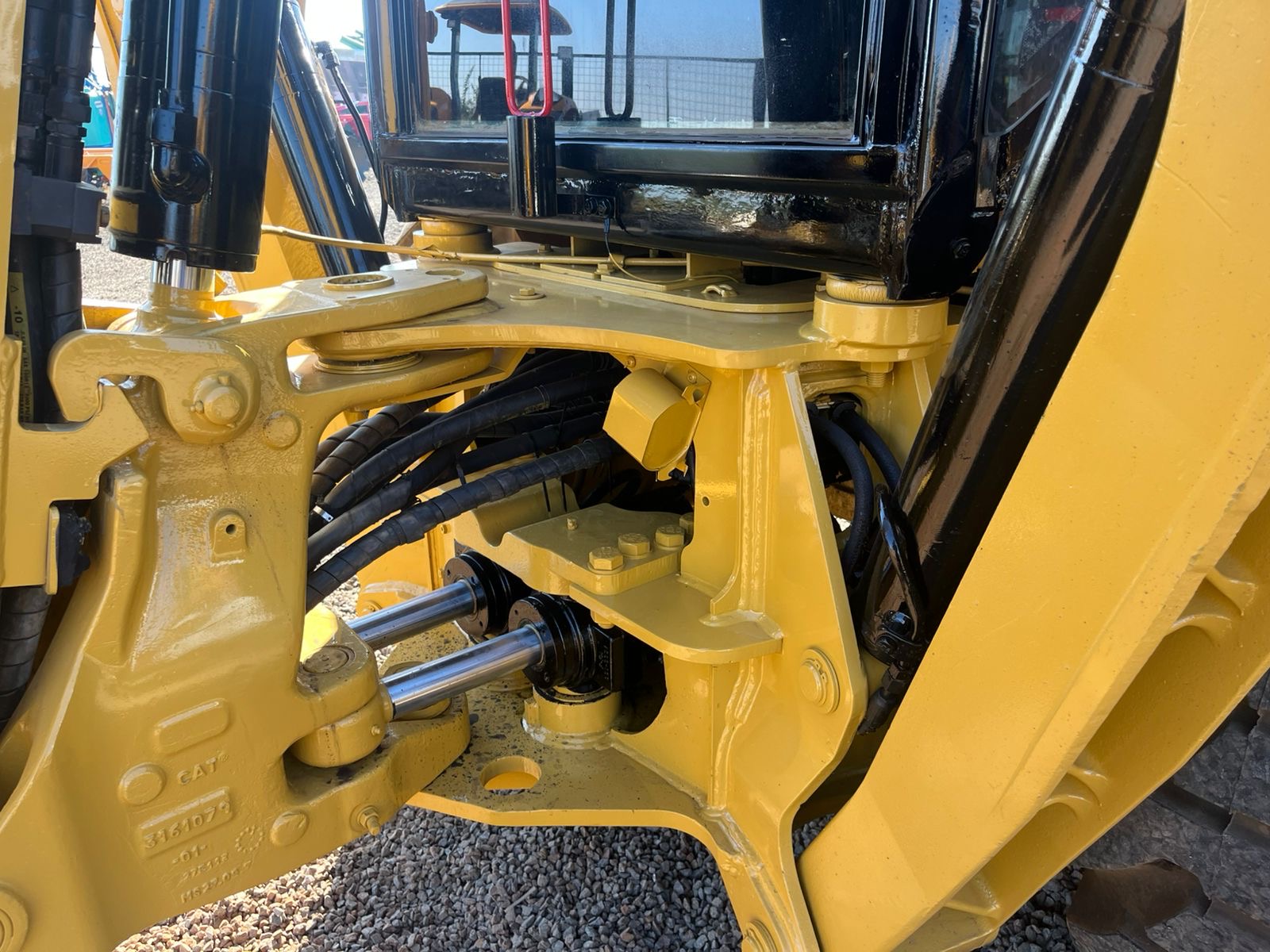 CATERPILLAR 416E RETROESCAVADEIRA Ano 2012