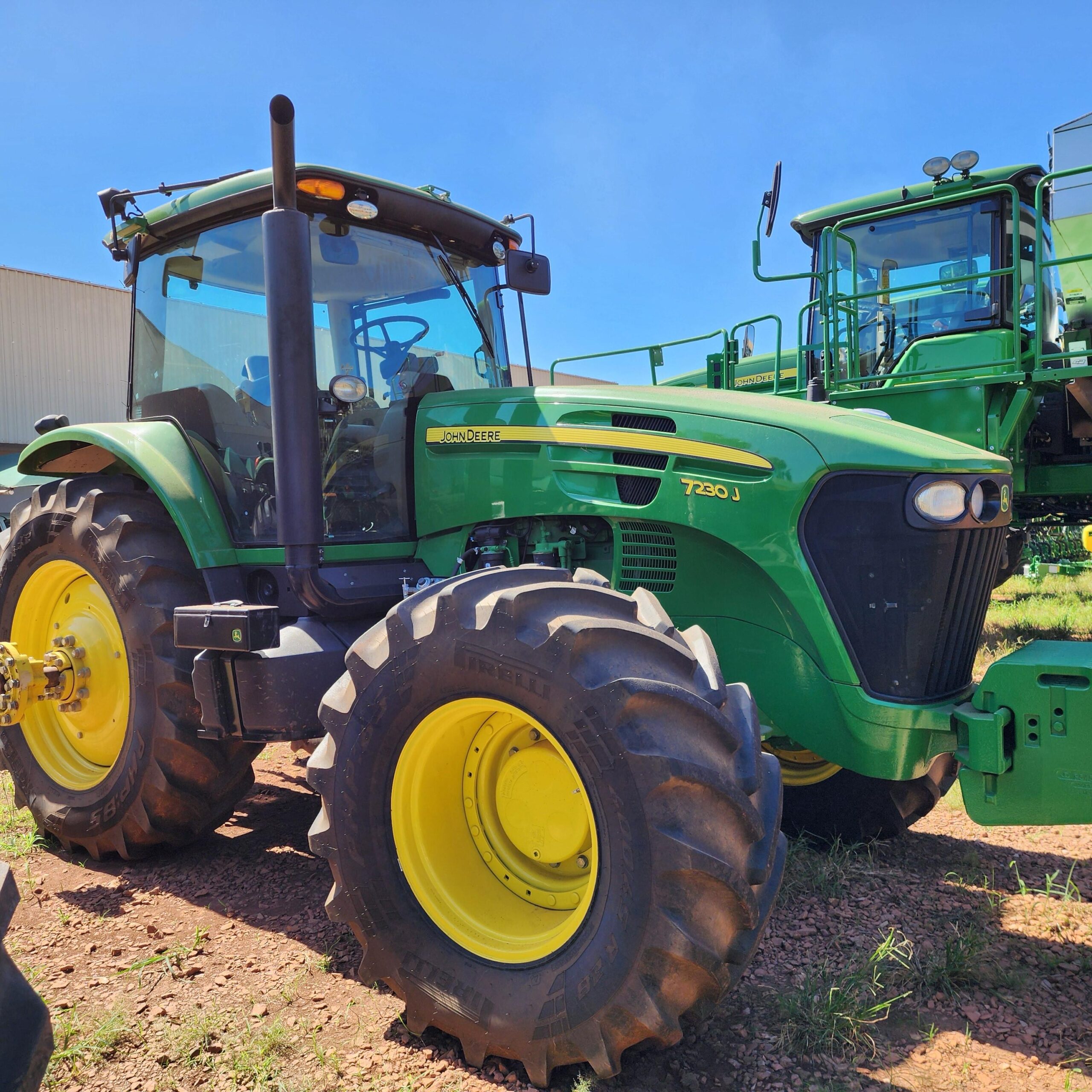 John Deere 7230 j ano 2023