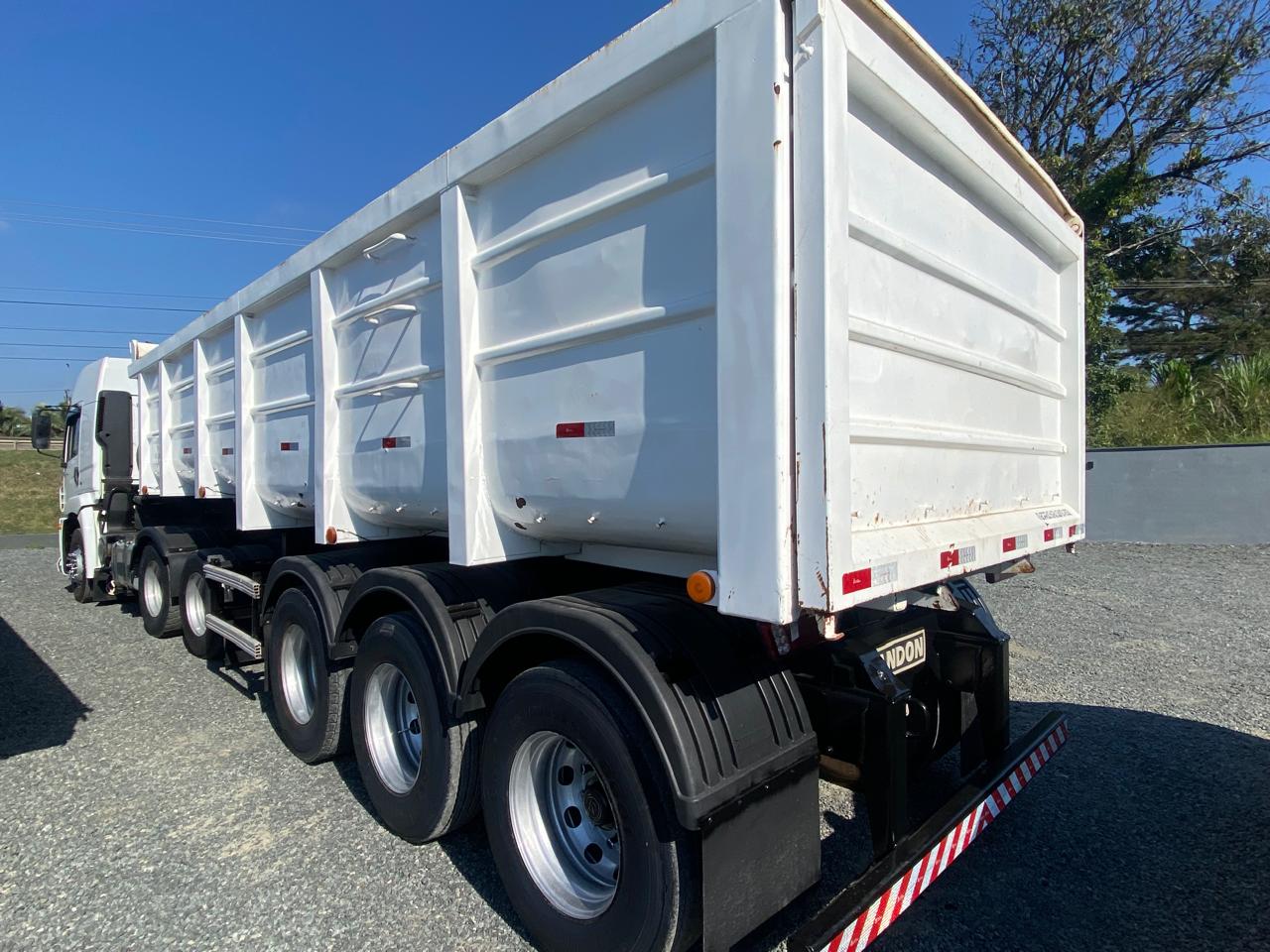 Volkswagen Constellation Tractor 25.390